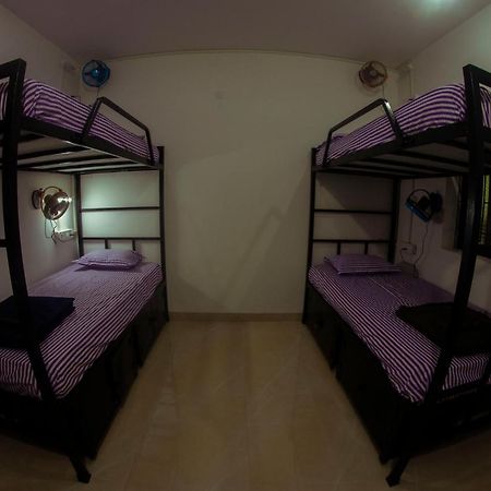 Bonds Hostel Candolim Esterno foto