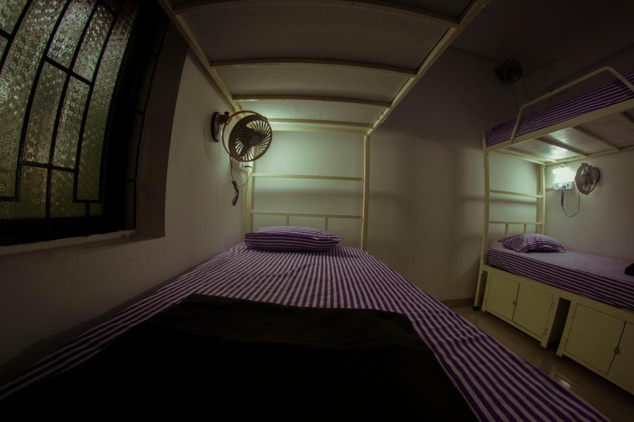 Bonds Hostel Candolim Esterno foto