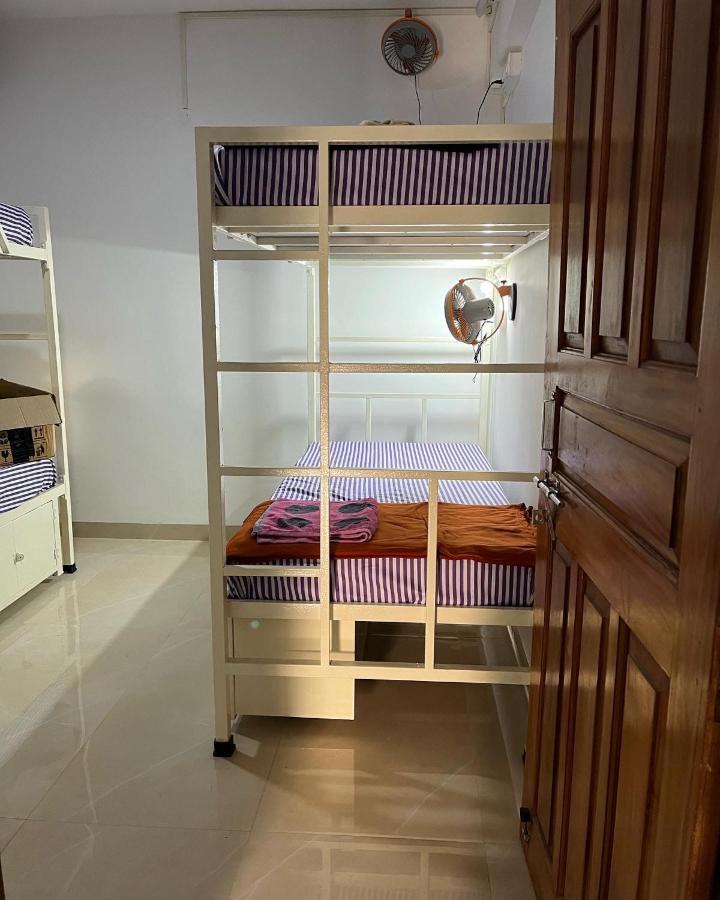 Bonds Hostel Candolim Esterno foto