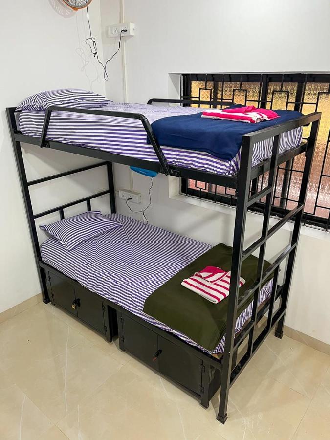 Bonds Hostel Candolim Esterno foto