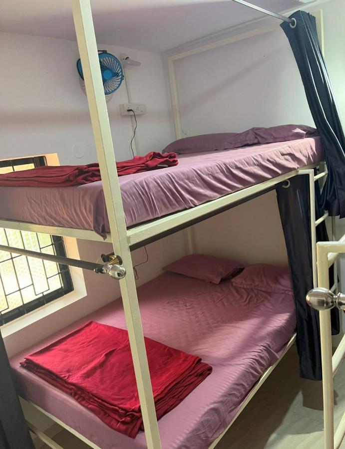 Bonds Hostel Candolim Esterno foto